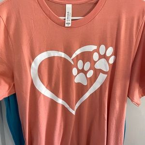 Heart with 2 paws 🐶 T-shirt